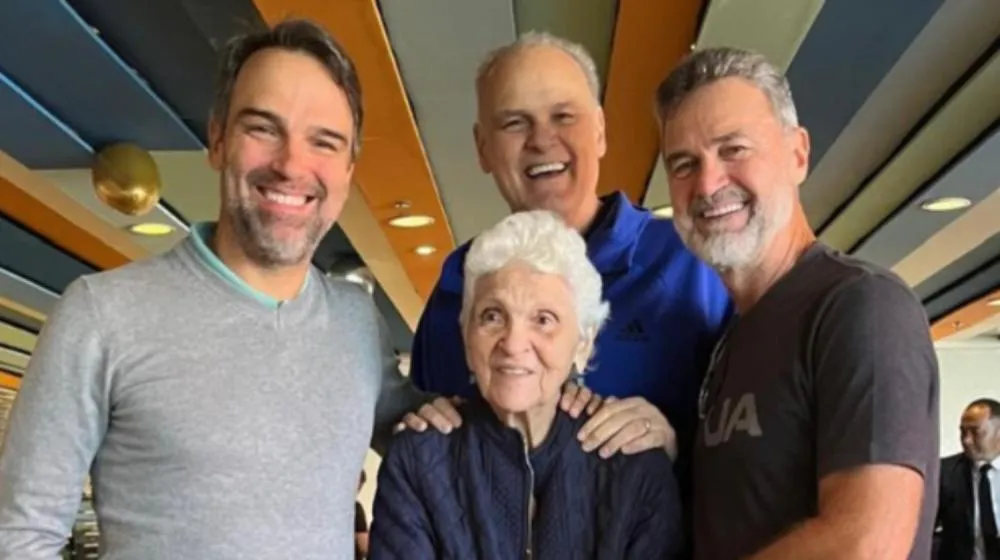 Tadeu Schmidt lamenta morte da mãe aos 92 anos semanas após perder irmão Oscar Schmidt