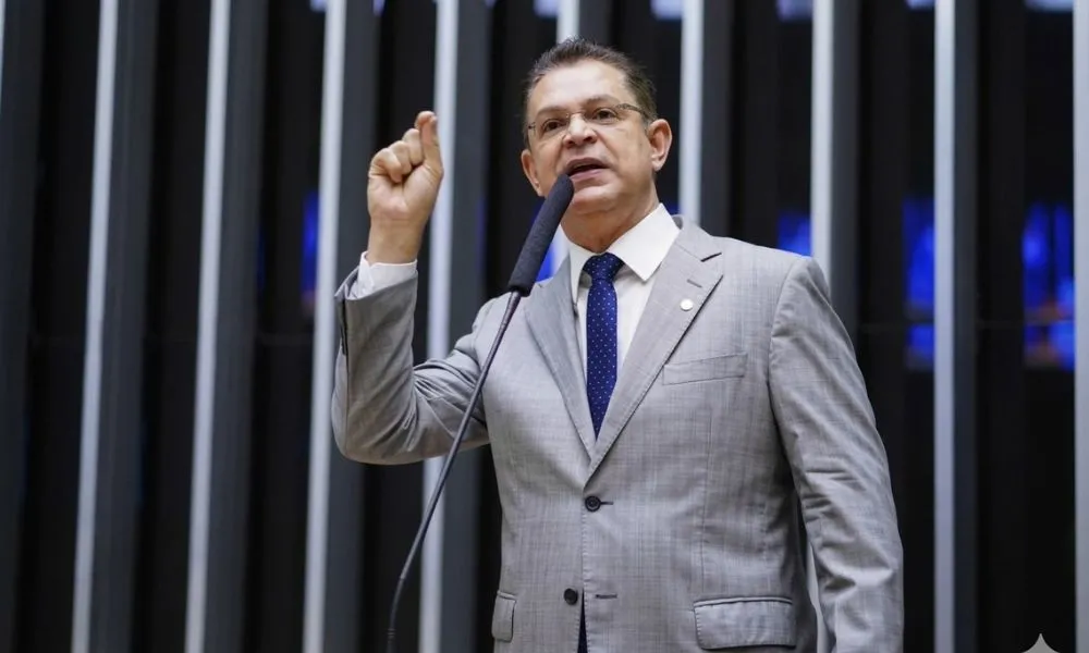 PEC 6X1: Líder do PL, Sóstenes Cavalcante, rebate 6x1 e defende escala de 4x3