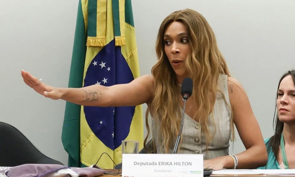 Erika Hilton afirma que PEC da oposição “cria a escala 7x0”; entenda o caso