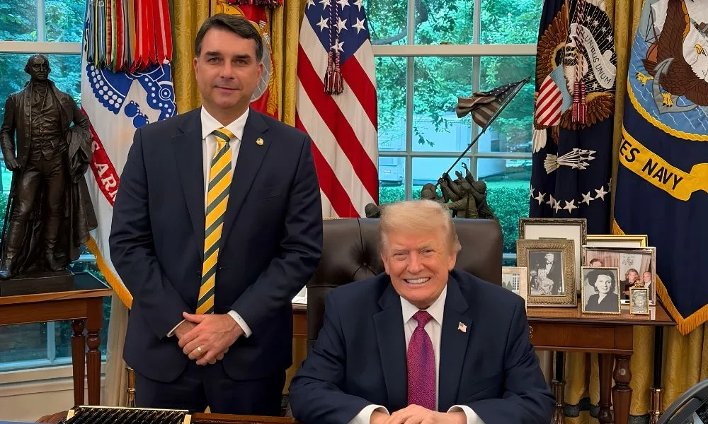 Flávio Bolsonaro espera que Trump atenda pedido para barrar tarifaço