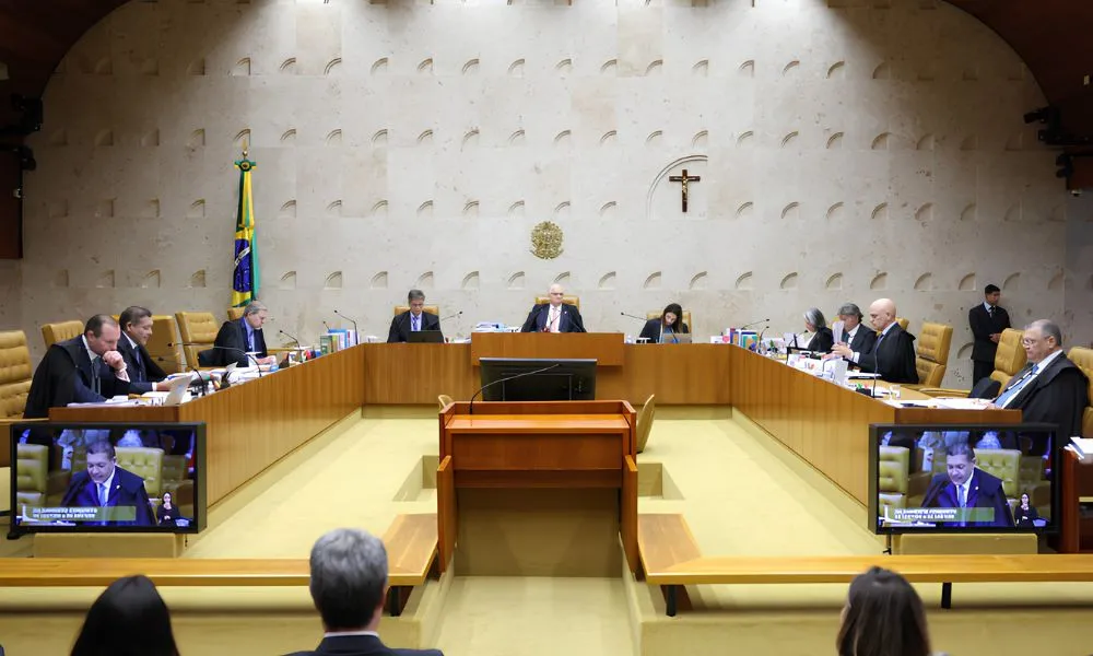 Advogado aciona Papa, Lula e Bolsonaro no STF por rede de “clones”; entenda