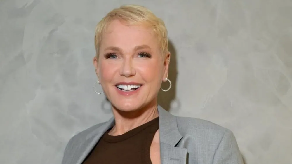Xuxa aciona Justiça após suposto uso de deepfake em publicidade e pede indenização de R$ 100 mil