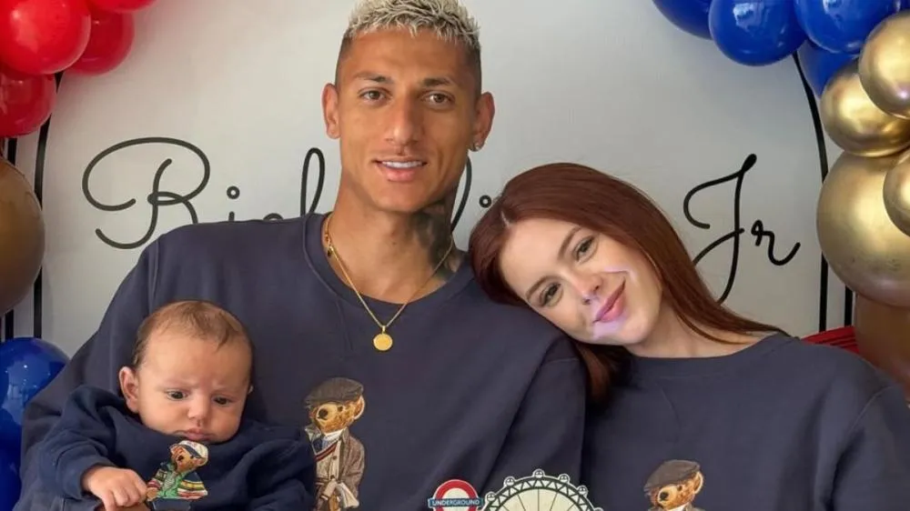 Richarlison rebate crítica ao nome do filho e resposta do jogador viraliza nas redes
