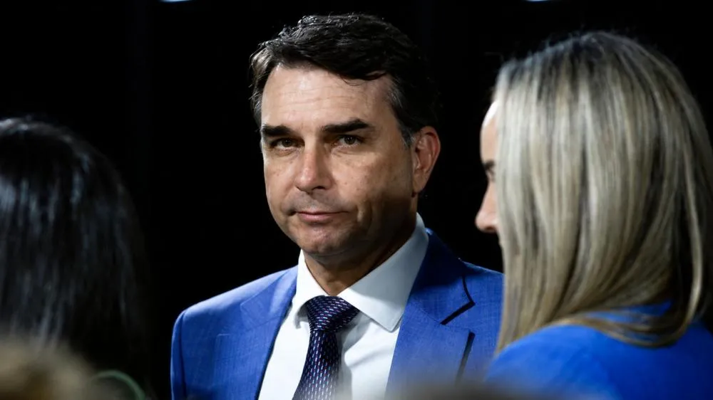 Flávio Bolsonaro apresenta queda entre jovens, mulheres e evangélicos; será mesmo?