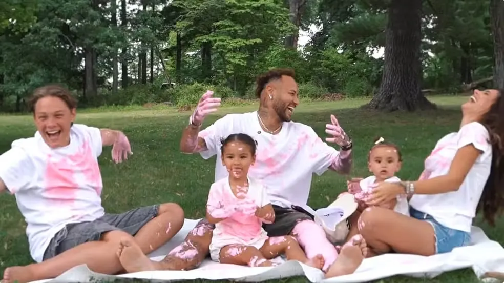 Bruna Biancardi e Neymar Jr. anunciam nova gravidez e revelam sexo do bebê em celebração íntima. Vídeo!