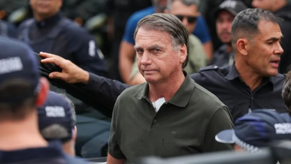 Quem é o sargento Estácio, pego em uma blitz com arma de Bolsonaro