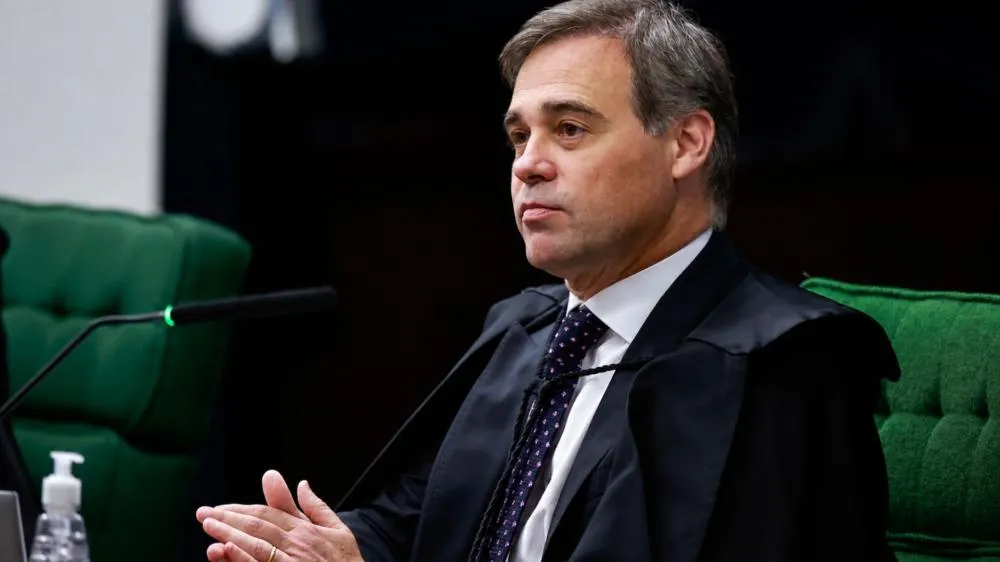 Mendonça assume posto de 'líder da minoria' ao ter apenas dois aliados no STF