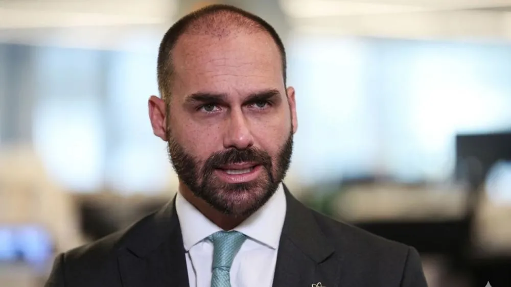 Mesmo inelegível, Eduardo diz que vai concorrer a suplente de senador nas eleições