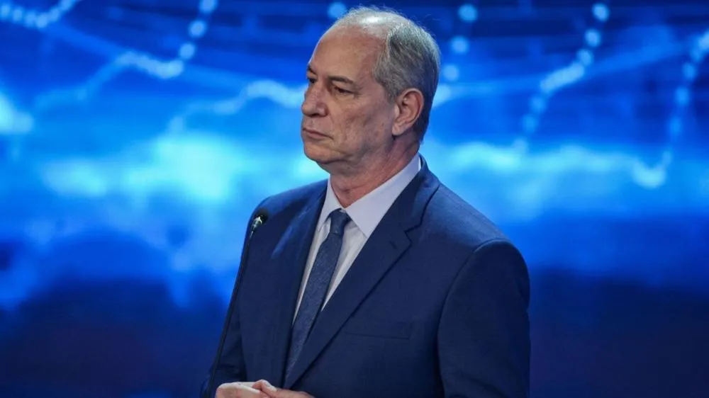Ciro Gomes ao comparar Lula e Bolsonaro: “Os dois são iguais”