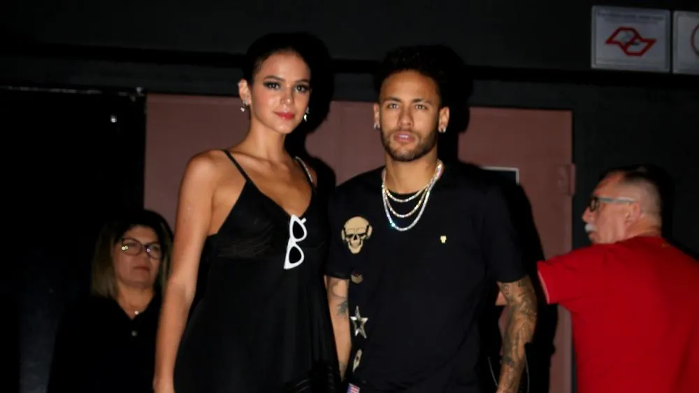 Bruna Marquezine relembra namoro com Neymar e desabafa sobre fase conturbada: “Relacionamento muito difícil”