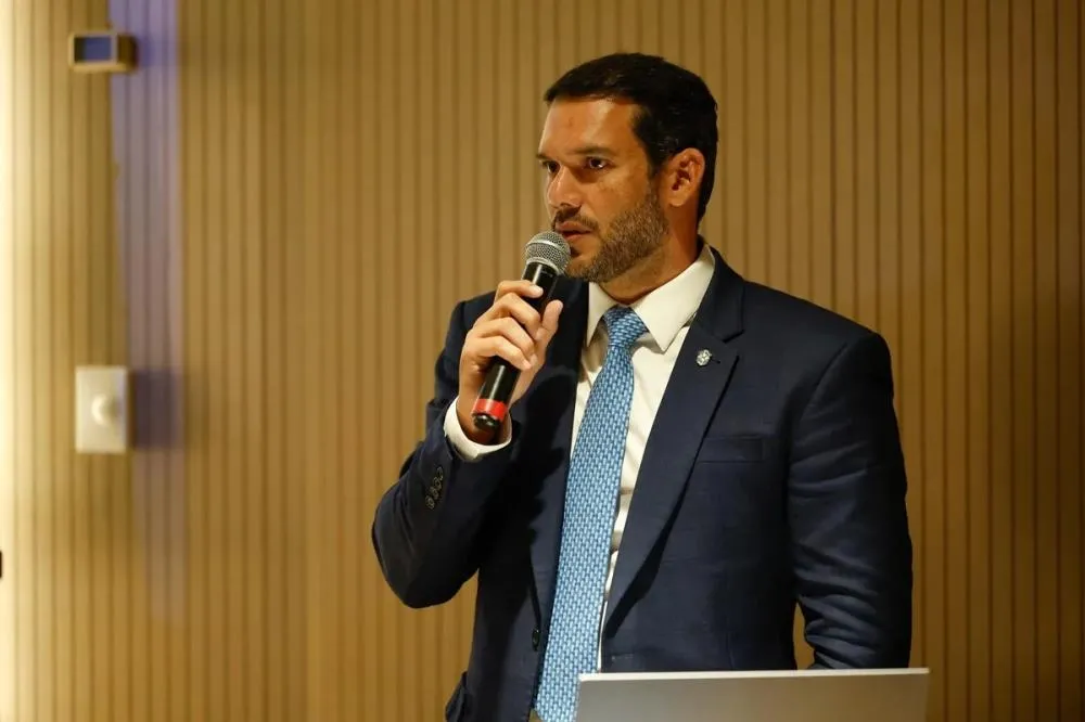 Presidente da CBF, Samir Xaud e esposa decidem dar uma nova chance ao casamento após suposta amante