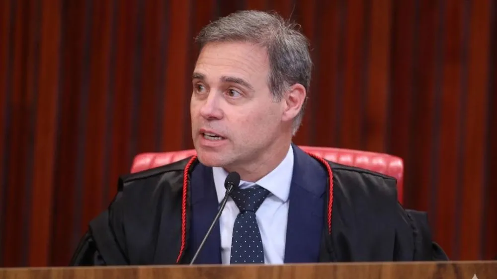 Mendonça retoma sigilo nas investigações sobre pai e primo de Daniel Vorcaro