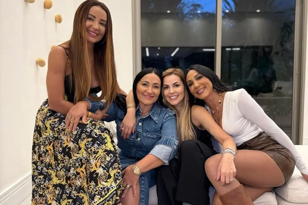 Delegada alfineta irmãs de Deolane Bezerra e dispara: “Me assombrava como maltratam a Língua Portuguesa”.
