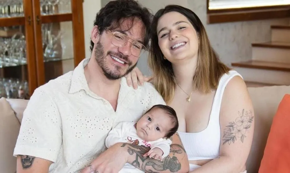 Ravi, filho de Eliezer e Viih Tube, impressiona a web ao posar em novo ensaio fotográfico ao lado da família