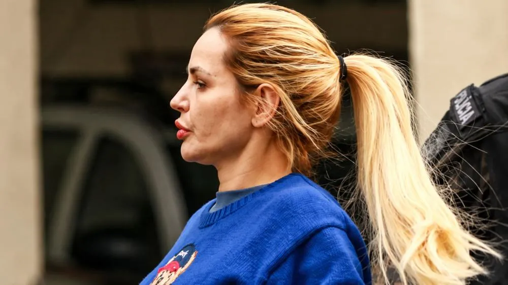 Defesa de Deolane pede laudos da água do presídio em pedido de transferência
