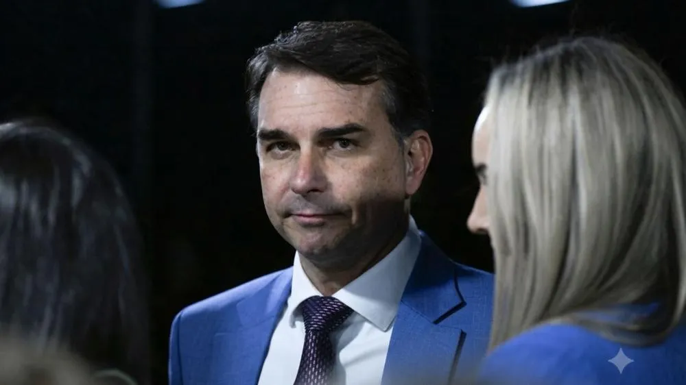PGR pede para Flávio ser ouvido pela PF por calúnia contra Lula