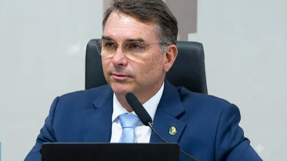 Suspensão de visitas ao pai fere direito como advogado, aponta defesa de Flávio