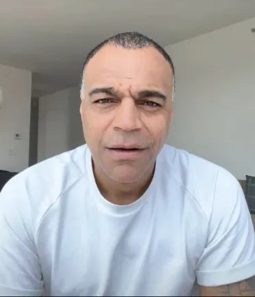 Denilson solta o verbo sobre posts de desculpas de jogadores após eliminação na Copa: “Mete a cara”