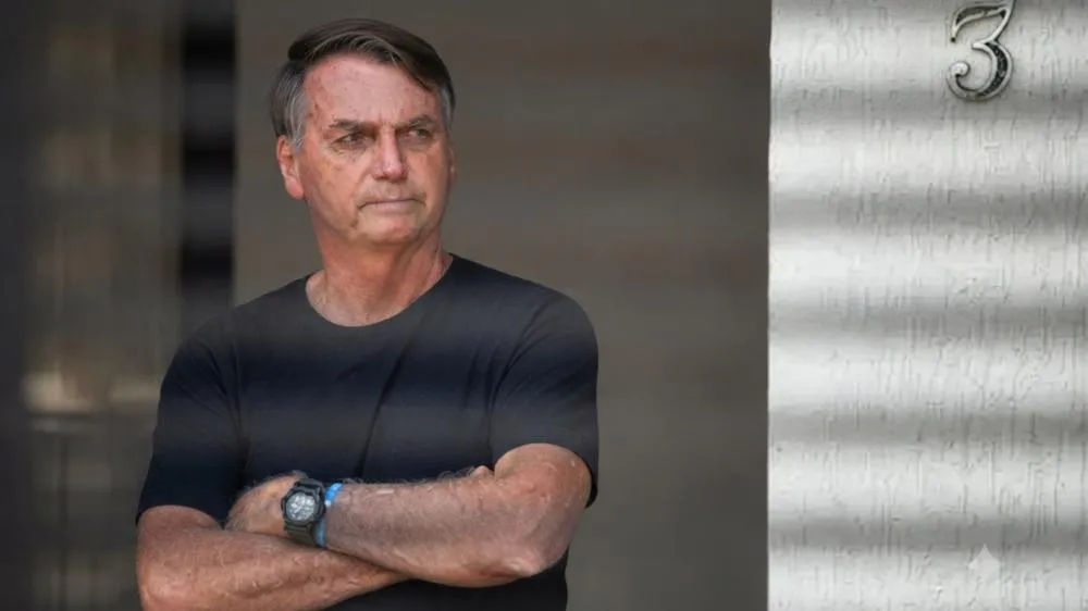 Prisão de Bolsonaro coleciona restrições que Lula não teve em 2018; veja diferenças