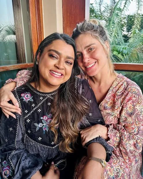 Carolina Dieckmmann explica motivo de recusar falar sobre Preta Gil em entrevistas: “Tentando processar”