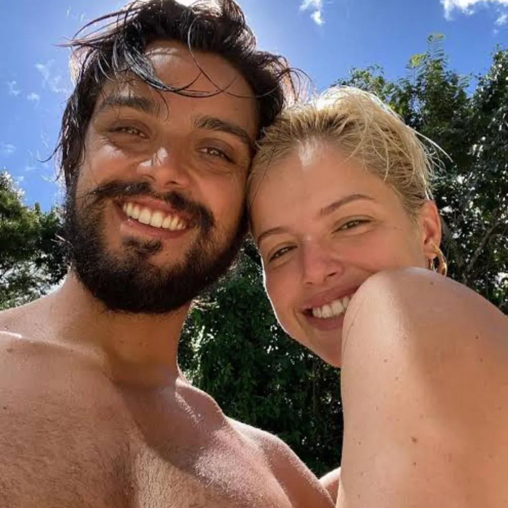 Morando junto com Rodrigo Simas, Agatha Moreira revela relação sem rótulos com o ator