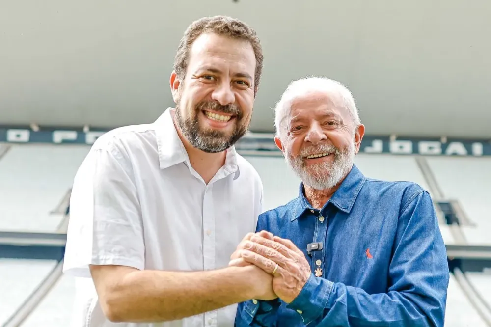Boulos culpa Flávio Bolsonaro por tarifaço e convoca aliados de Lula para reagir contra o senador