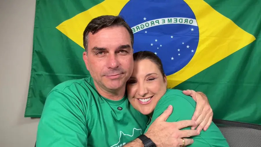 Cotada para vice de Flávio Bolsonaro rebate estereótipo sobre mulheres de direita: “Não somos submissas”