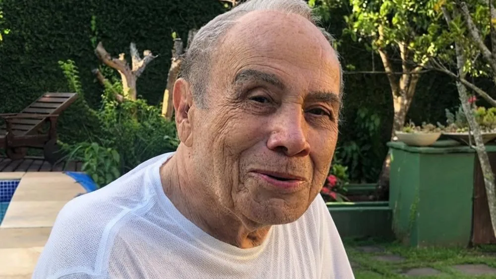 Após acusação de ocultar patrimônio, Stênio Garcia afirma morar “de favor”; entenda