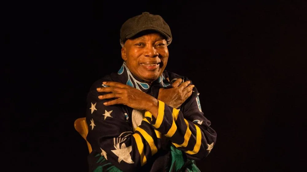 Milton Nascimento recebe alta após internação e emociona fãs com mensagem do filho