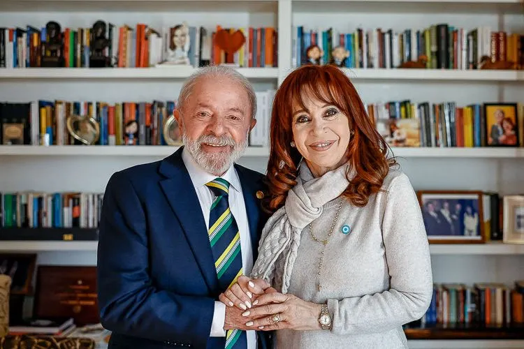 Condenada por corrupção, ex-presidente da Argentina contrata advogado brasileiro para tentar reverter pena