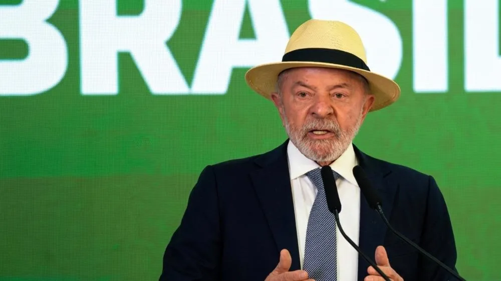 Vai adiantar? Campanha de Lula aproveita maior tempo de propaganda na TV, faz “fala povo” e grava programas