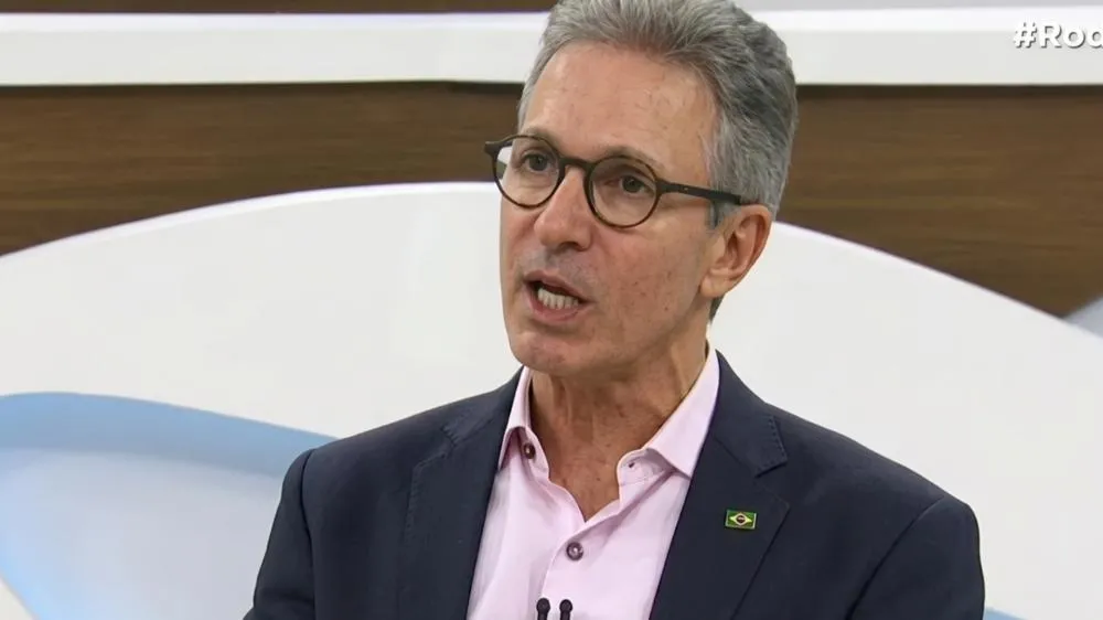 Zema afirma que urnas são confiáveis e sugere “recibo” impresso