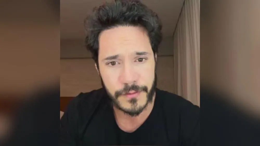 Eliezer quebra o silêncio após polêmica e explica vídeo sobre pornografia: “Não é um relato pessoal”