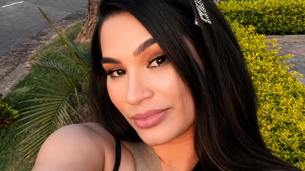 Após críticas, modelo diz que divulga bet por necessidade: “Tenho filho pra criar sozinha”