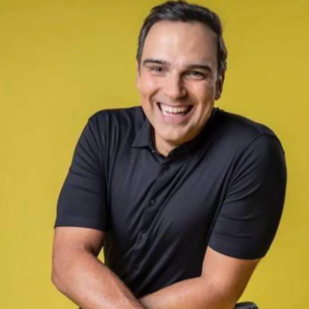Entenda o porquê Globo quer tirar Tadeu Schmidt do comando do BBB