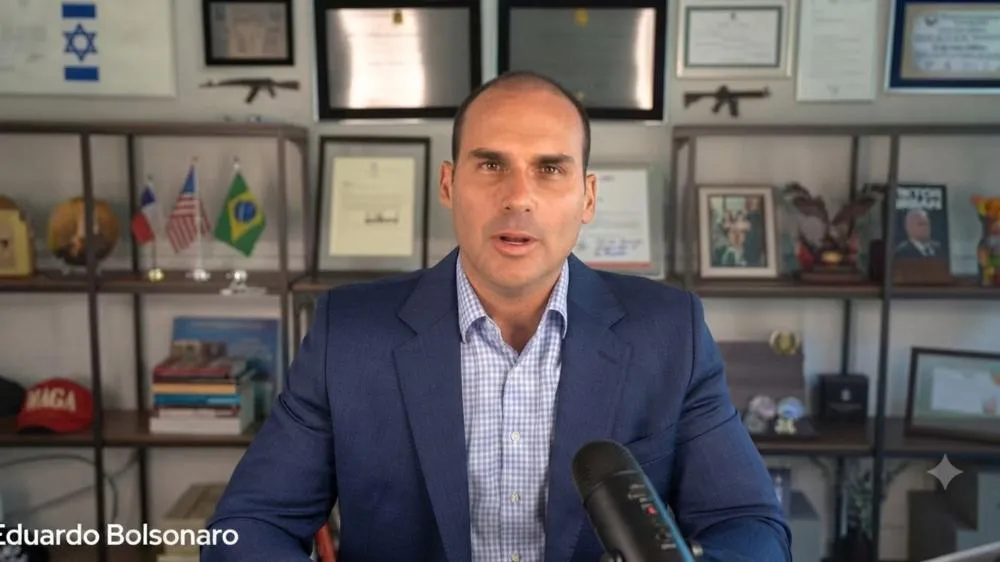Exilado nos EUA, Eduardo Bolsonaro abre mão de disputar eleições