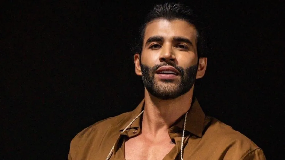 Gusttavo Lima é parado em blitz e brinca: “Nem o embaixador escapa”