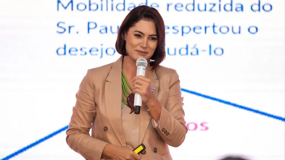 Michelle será candidata ao Senado pelo Distrito Federal, segundo Bia Kicis