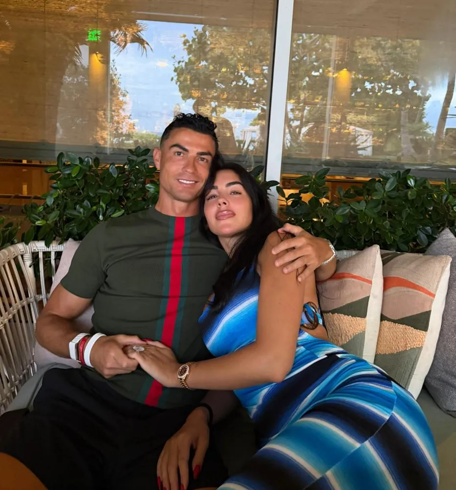 Cristiano Ronaldo reage a vídeo de apresentadora brasileira e surpreende ao se declarar para noiva