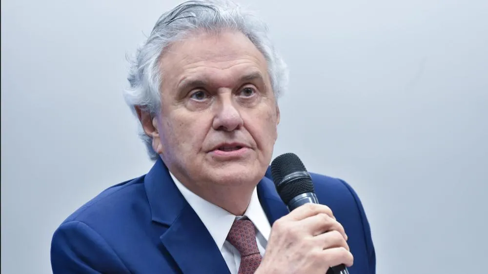 Caiado detona indicação de vice de Flávio: “Hipocrisia tem limite”