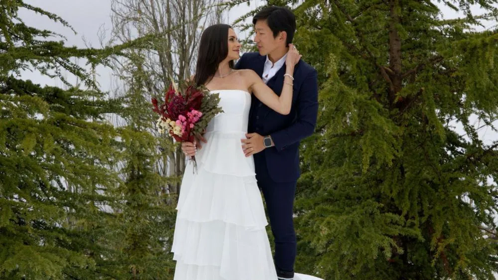 Pyong Lee e Natália Nasser se casam na neve e compartilham registros nas redes
