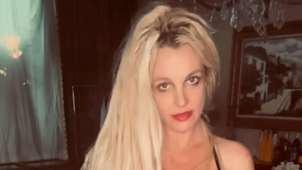 Britney Spears reaparece nas redes, faz acusação contra funcionário e dispara contra suposto esquema