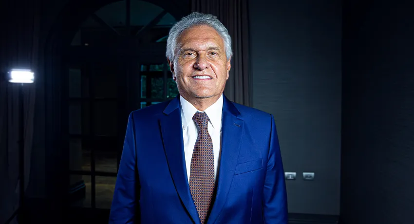 Caiado chama Lula e Flávio Bolsonaro de covardes e critica ausência em debates: “Fujões”