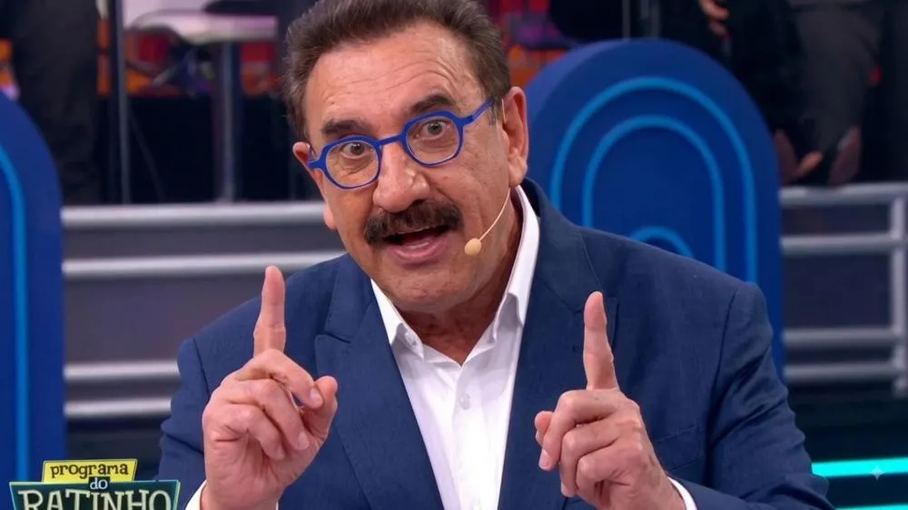 Após denúncia de homofobia, Ratinho declara: “Nunca desrespeitei ninguém”