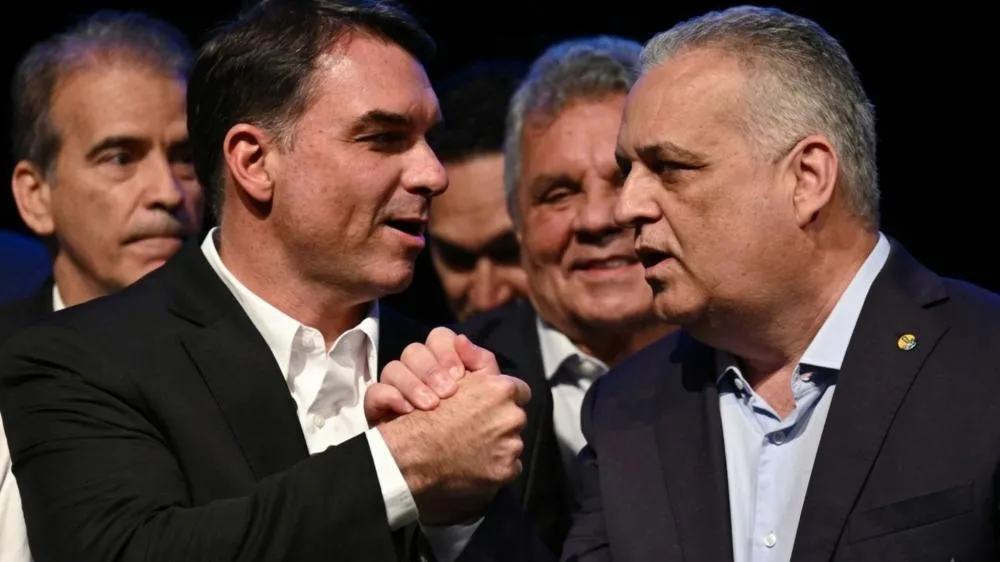 Flávio descarta trocar Gaspar por outro vice: “Pessoa preparada e de coragem”