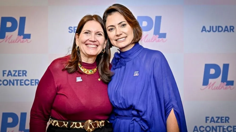 Michelle Bolsonaro desmente desistência de Bia Kicis da corrida ao Senado
