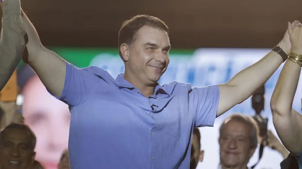 Plano de governo de Flávio propõe impedir parentes de ministros de advogar no STF