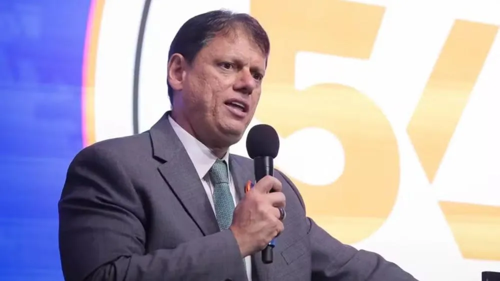 Em busca da reeleição, Tarcísio aborda propostas para a saúde de SP