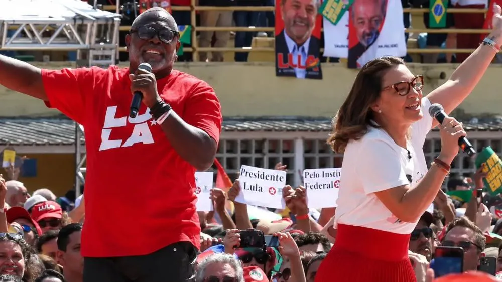 Janja vira 'cantora' e apresenta jingle da campanha eleitoral de Lula
