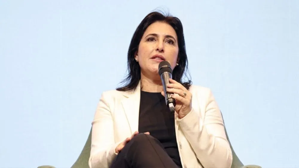 Em evento com Lula, Simone Tebet alfineta oposição: “Gritam Barrabás”